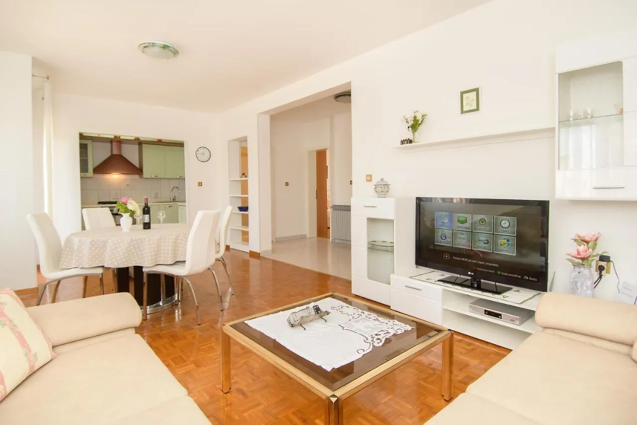 Apartments Palmic Porec 0*,