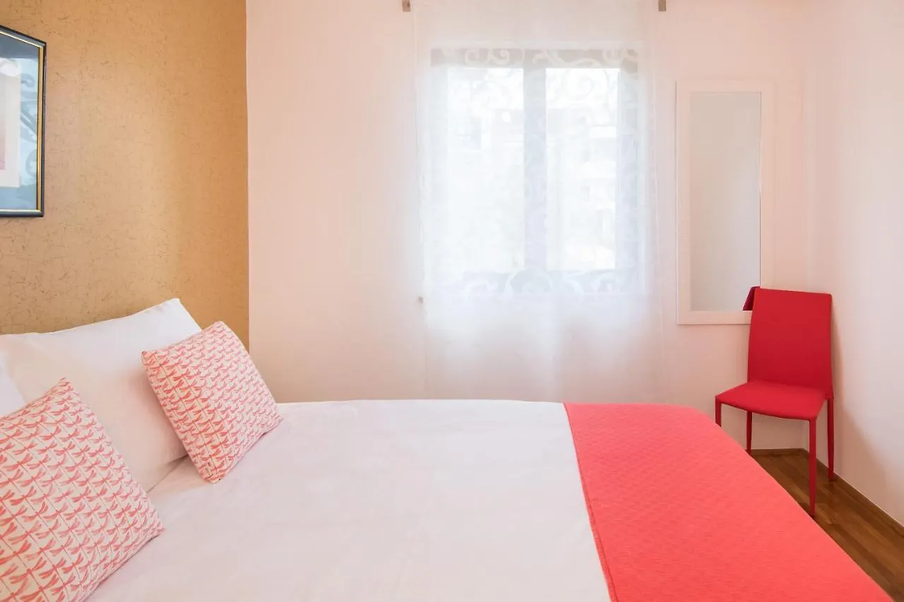 Apartments Palmic Porec 0*,