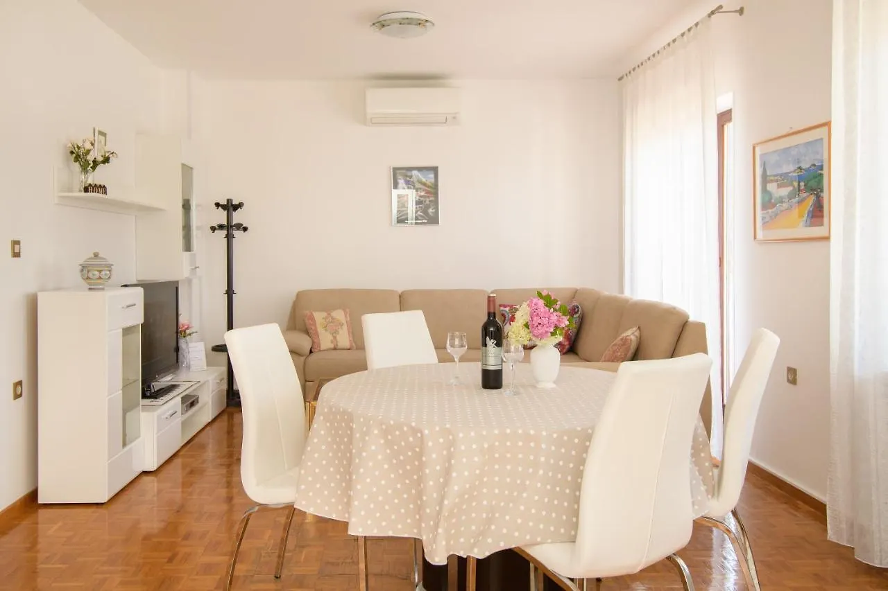 Apartments Palmic Porec 0*,